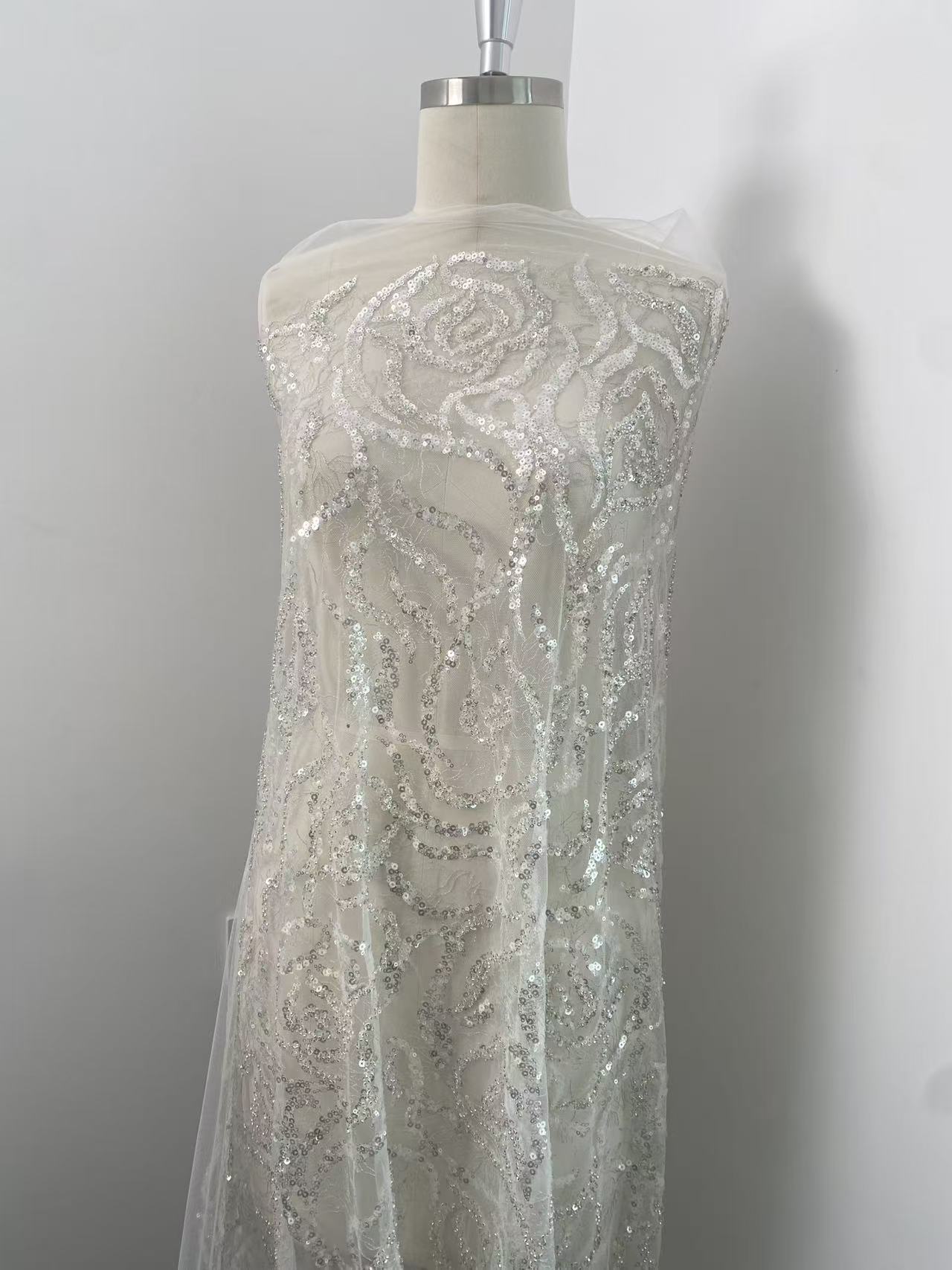 Schwerer Perlen-Spitzenstoff,  – Embroidery Rose Bewertung und Preis